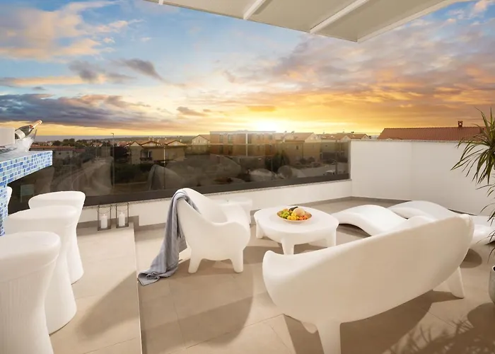 Apartmán Penthouse Blue Horizon- A Luxury Penthouse With Infinity Pool, Hot Tub, Sauna And Sea Views!