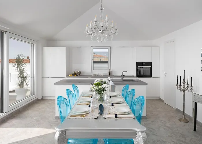 Penthouse Blue Horizon- A Luxury Penthouse With Infinity Pool, Hot Tub, Sauna And Sea Views! * Poreč