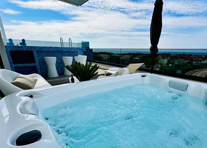 Penthouse Blue Horizon- A Luxury Penthouse With Infinity Pool, Hot Tub, Sauna And Sea Views! *