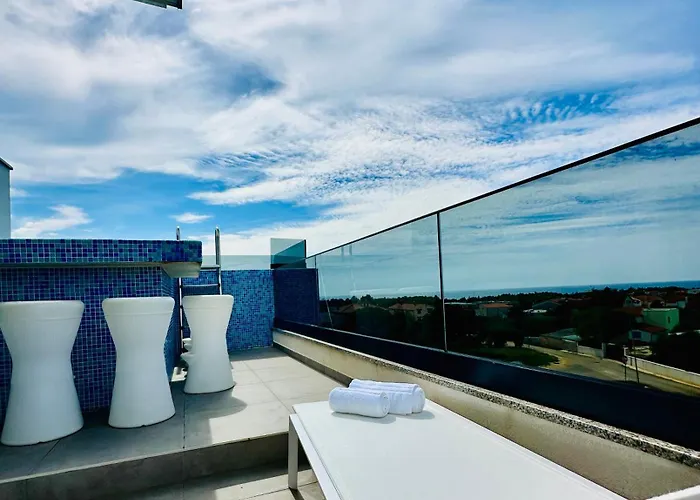 Penthouse Blue Horizon- A Luxury Penthouse With Infinity Pool, Hot Tub, Sauna And Sea Views!