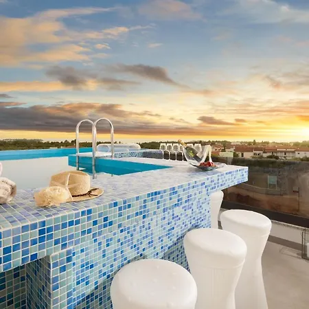 Appartement Penthouse Blue Horizon- A Luxury Penthouse With Infinity Pool, Hot Tub And Sea Views! Poreč