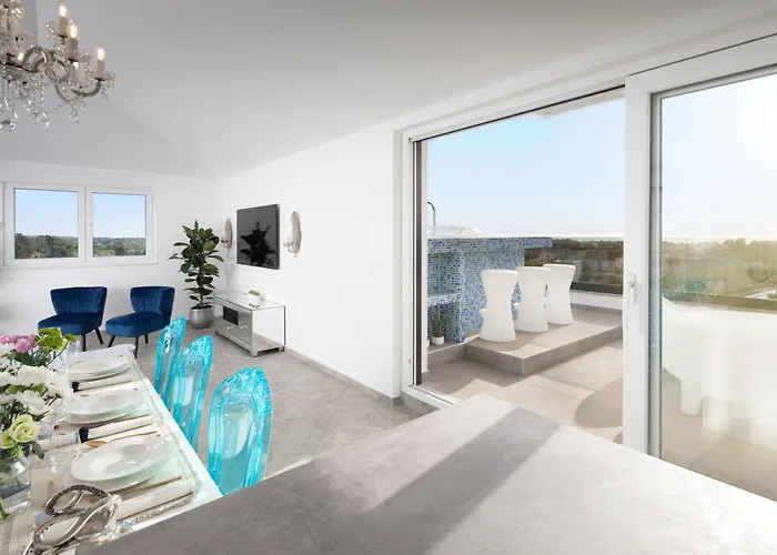 Penthouse Blue Horizon- A Luxury Penthouse With Infinity Pool, Hot Tub, Sauna And Sea Views!