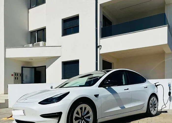 Penthouse Blue Horizon- A Luxury Penthouse With Infinity Pool, Hot Tub, Sauna And Sea Views! Daire Poreč