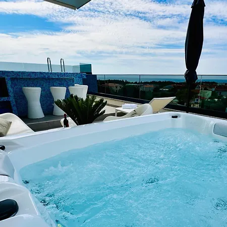 Penthouse Blue Horizon- A Luxury Penthouse With Infinity Pool, Hot Tub And Sea Views! *